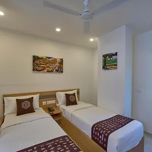 Hotel Sapphire Club Hub, Kochi