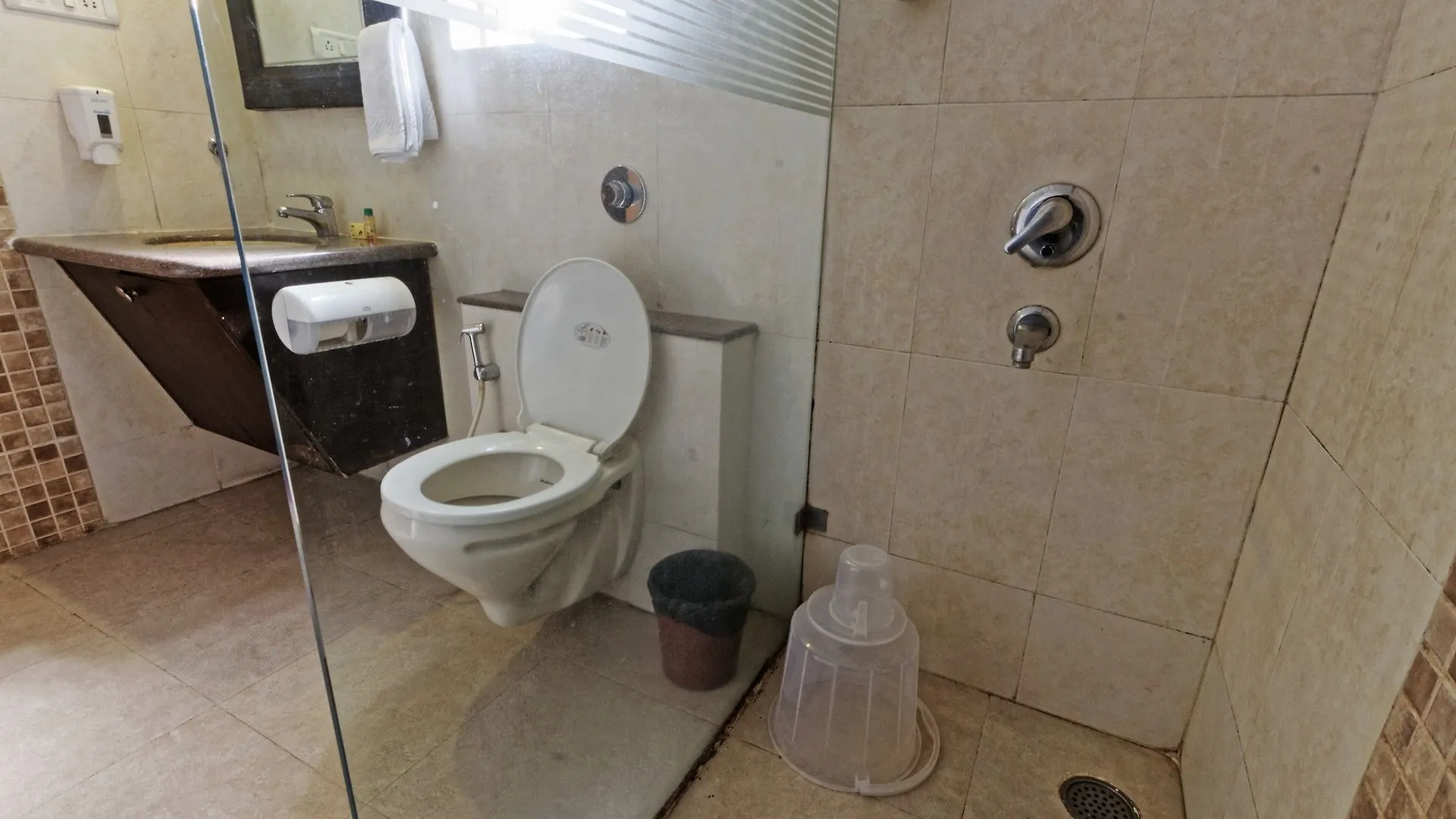 Hotel Fabhotel Blue Orchid Railway Station Kochi